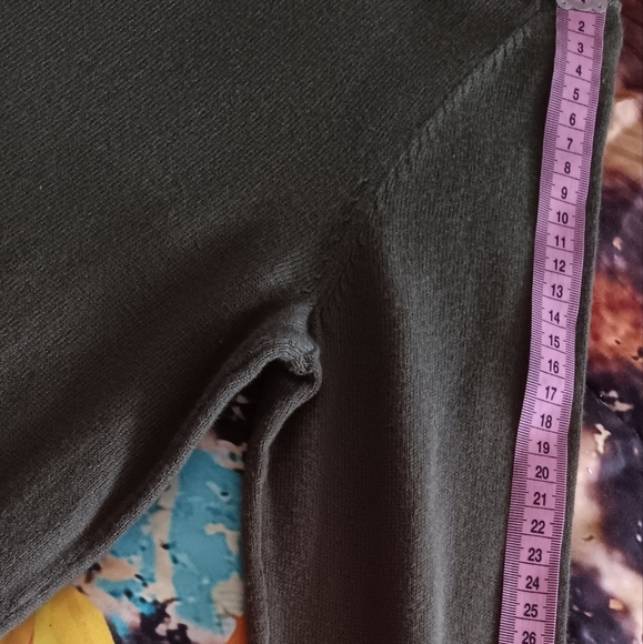 Amazon Essentials Women's Classic-Fit Lightweight Long-Sleeve Turtleneck Sweater - Picture 12 of 13